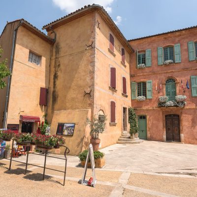 Roussillion city town hall